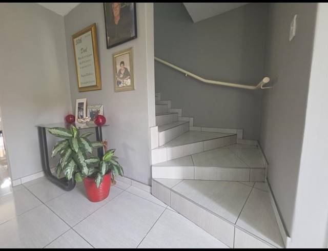 3 BEDROOM TOWNHOUSE FOR SALE IN BRACKENHURST